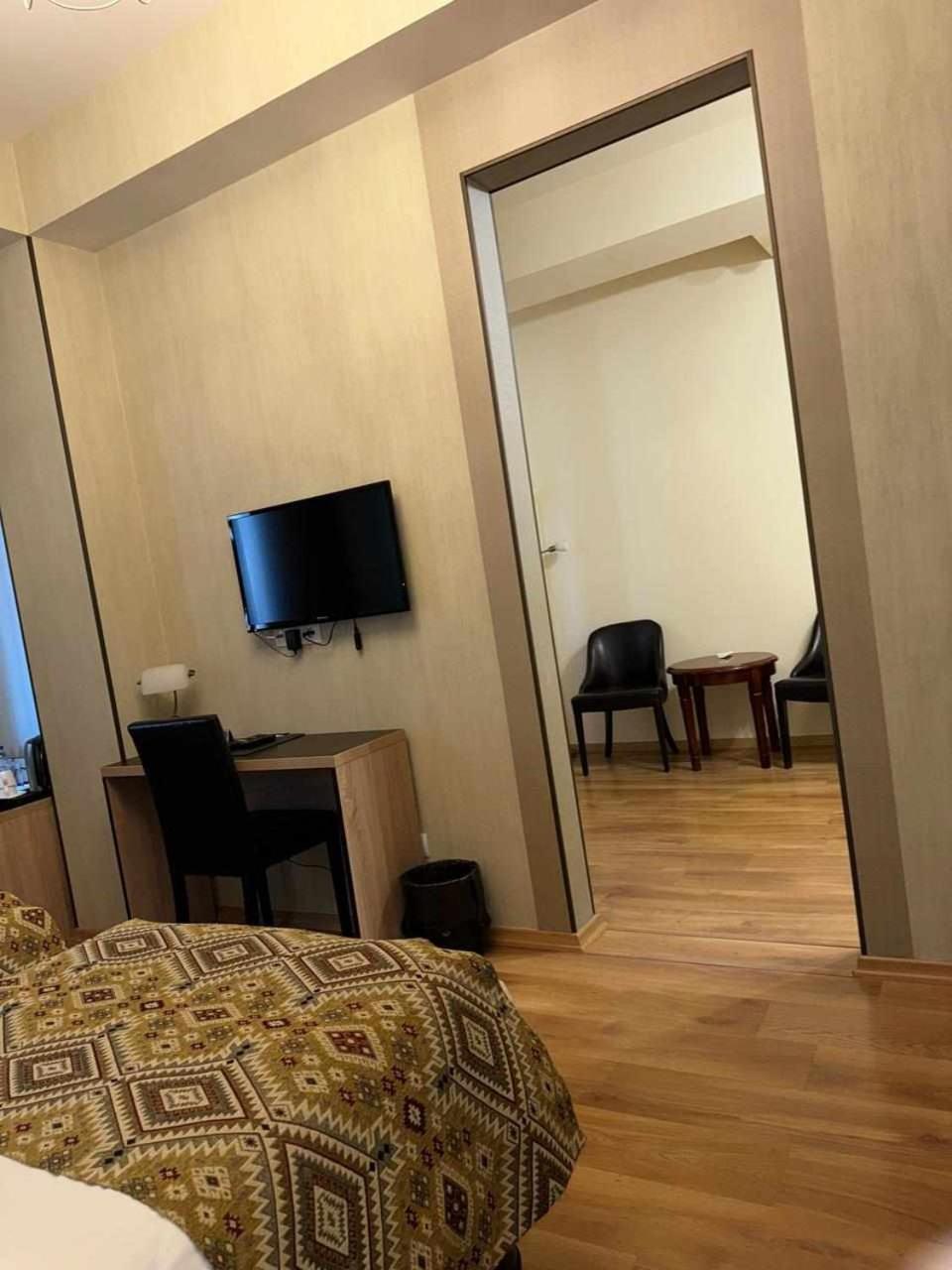 Hotel Diamond Tbilisi Esterno foto