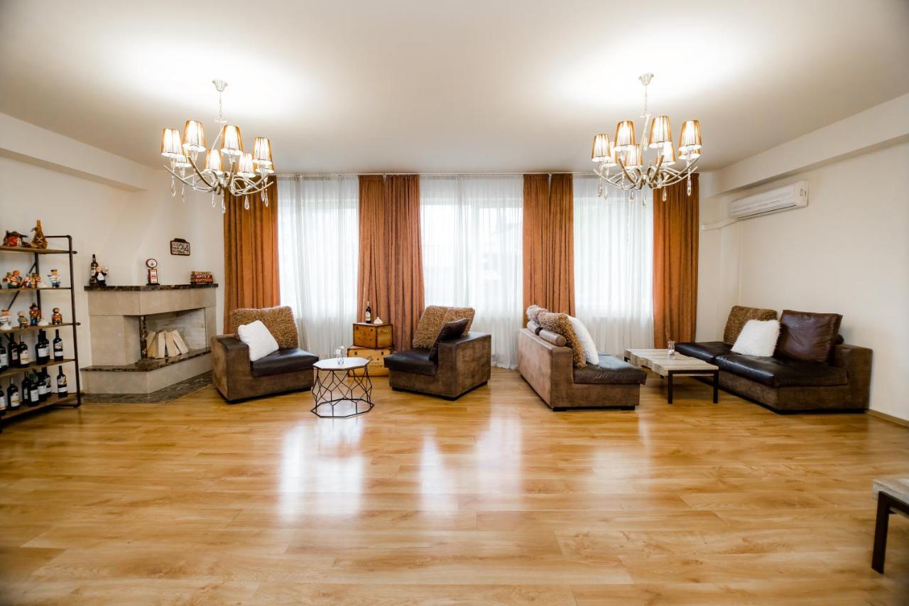 Hotel Diamond Tbilisi Esterno foto